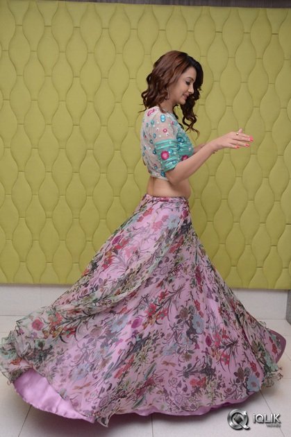 Diksha-Panth-at-Chal-Chal-Gurram-Movie-Audio-Launch